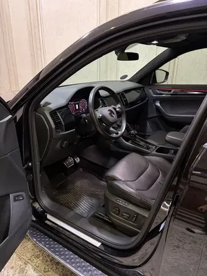 Skoda Kodiaq image 2 blur bg