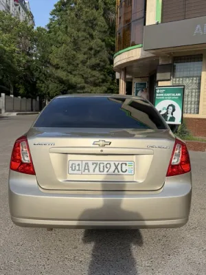 Chevrolet Gentra 2015 used image 3 blur bg