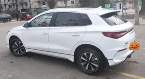 BYD E2 image 0 blur bg