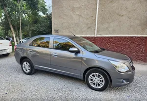 Chevrolet Cobalt image 2 blur bg