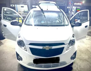 Chevrolet Spark image 4 blur bg
