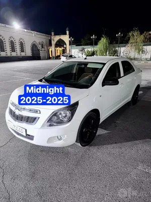 Chevrolet Cobalt image 2 blur bg