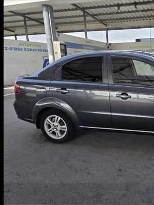 Chevrolet Nexia 3 image 2 blur bg