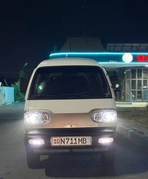 Chevrolet Damas blur bg