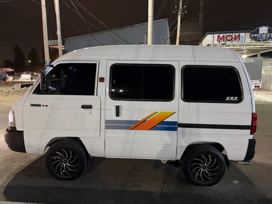Chevrolet Damas image 3