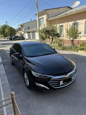 Chevrolet Malibu 2 image 1 blur bg
