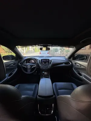 Chevrolet Malibu 2 image 6 blur bg