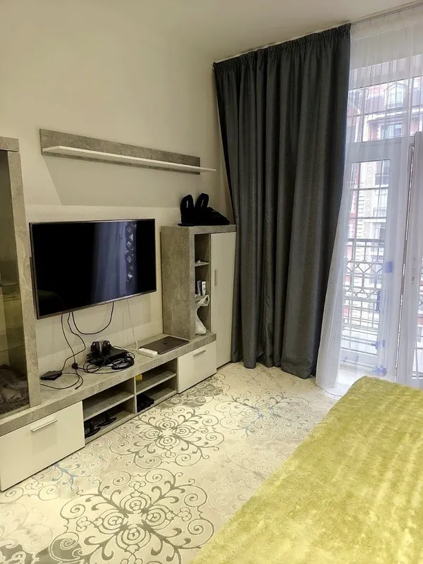 Listing image blur bg