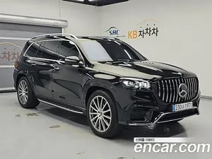 Mercedes-Benz GLS image 1 blur bg