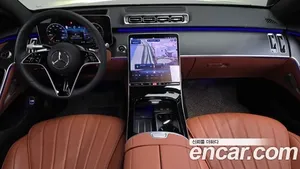 Mercedes-Benz S-Class image 5 blur bg