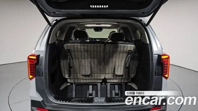 Kia Carnival image 7