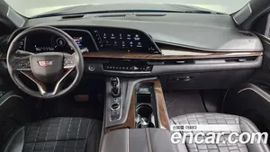 Cadillac Escalade image 3 blur bg