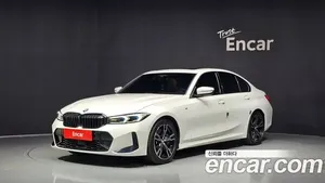 BMW 3 Series image 1 blur bg