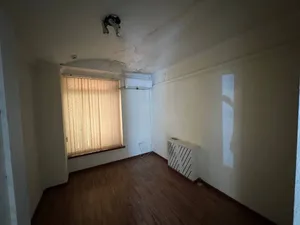 Офис image 3 blur bg