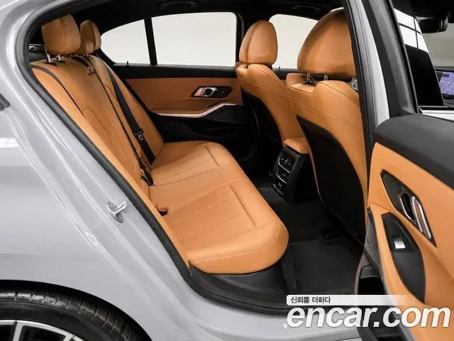BMW 3 Series image 4