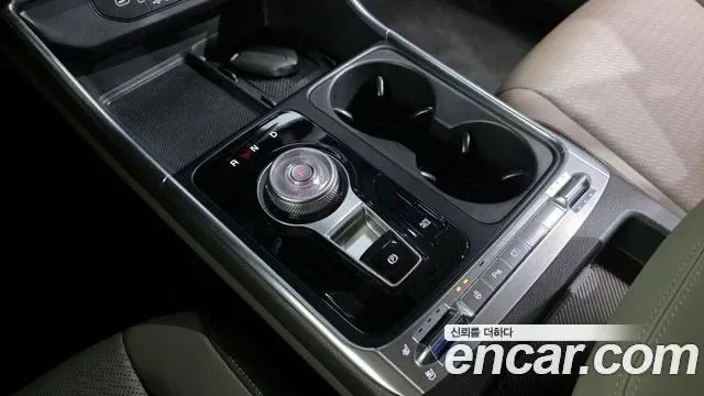 Kia Carnival image 5