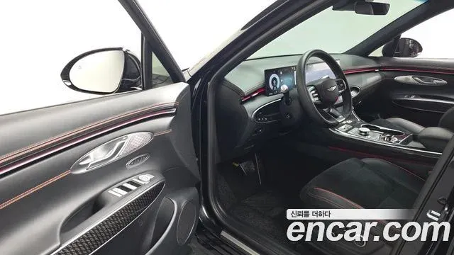 Genesis GV70 image 5