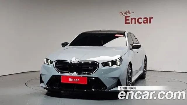 BMW M5 image 0