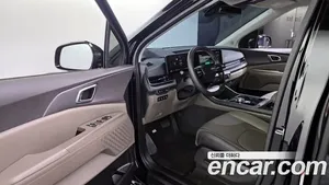Kia Carnival image 7 blur bg