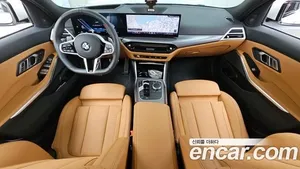 BMW 3 Series image 6 blur bg