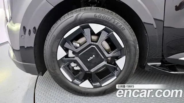 Kia Carnival image 3