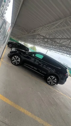 BYD Tang EV image 1 blur bg