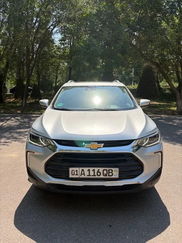 Chevrolet Tracker blur bg