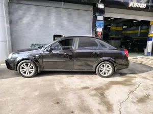 Chevrolet Lacetti image 2 blur bg