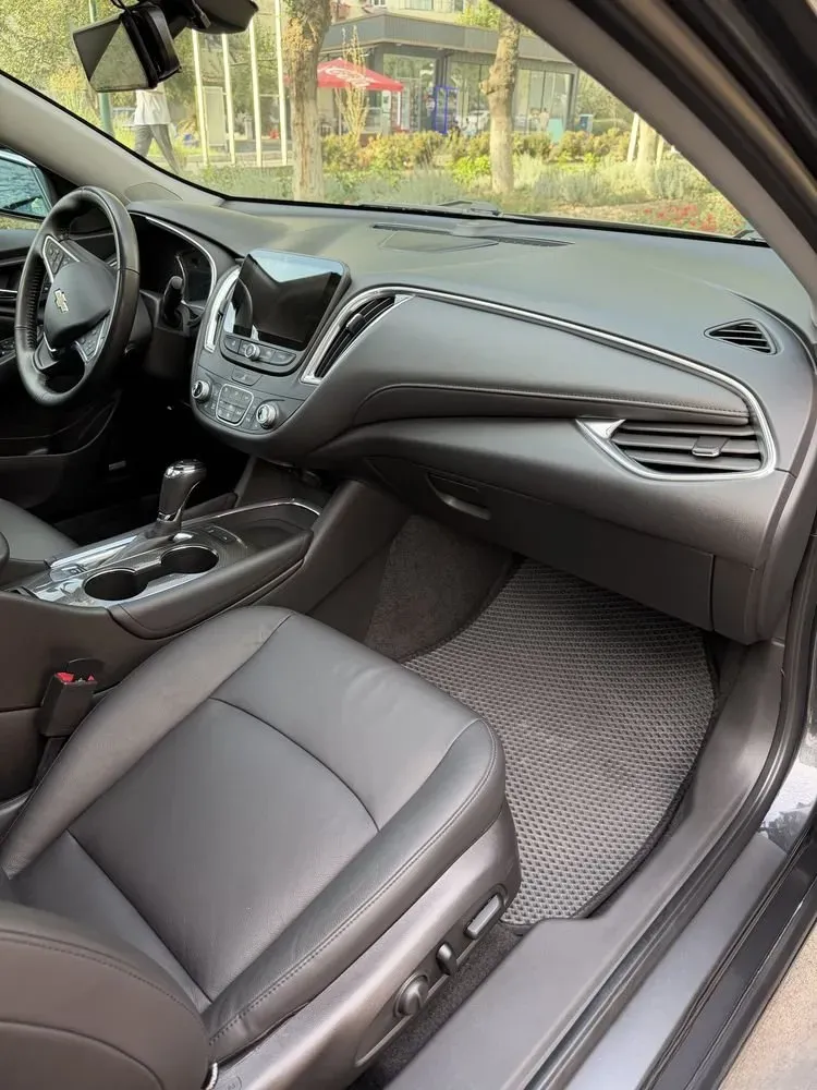 Chevrolet Malibu image 2