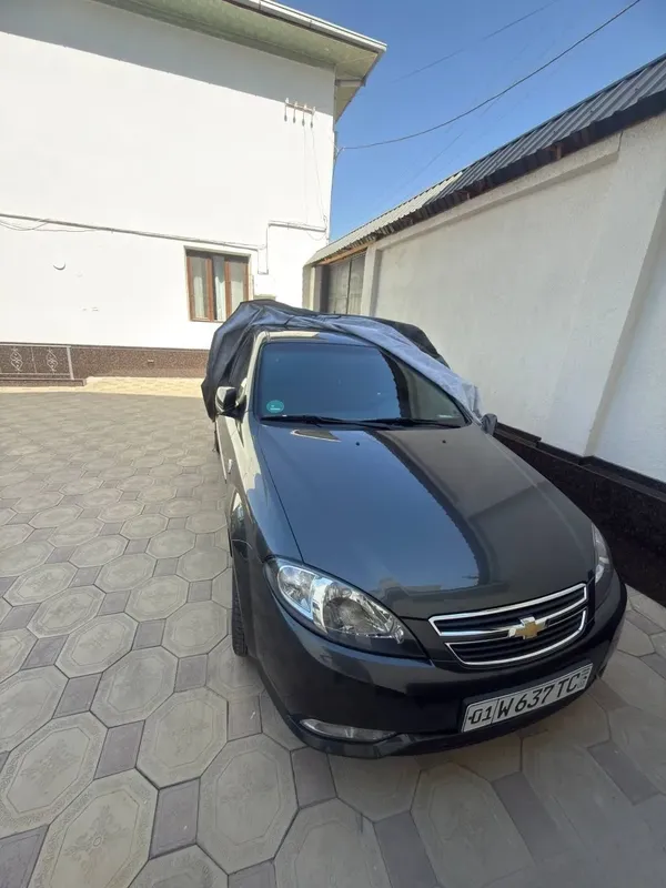 Chevrolet Gentra blur bg